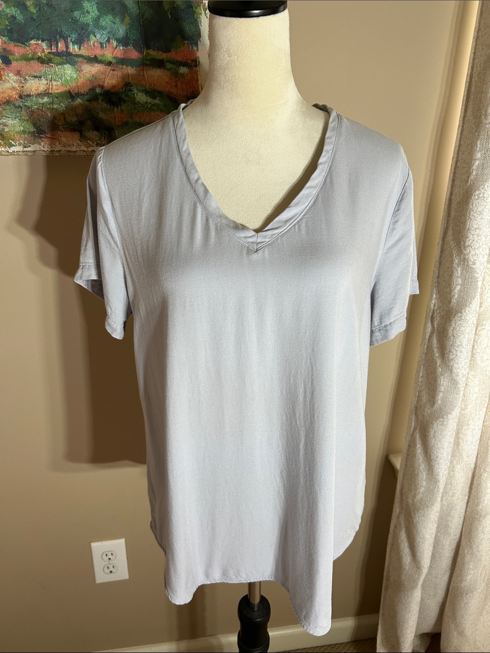 Side Stitch Pale Blue V-Neck Short Sleeve Tee